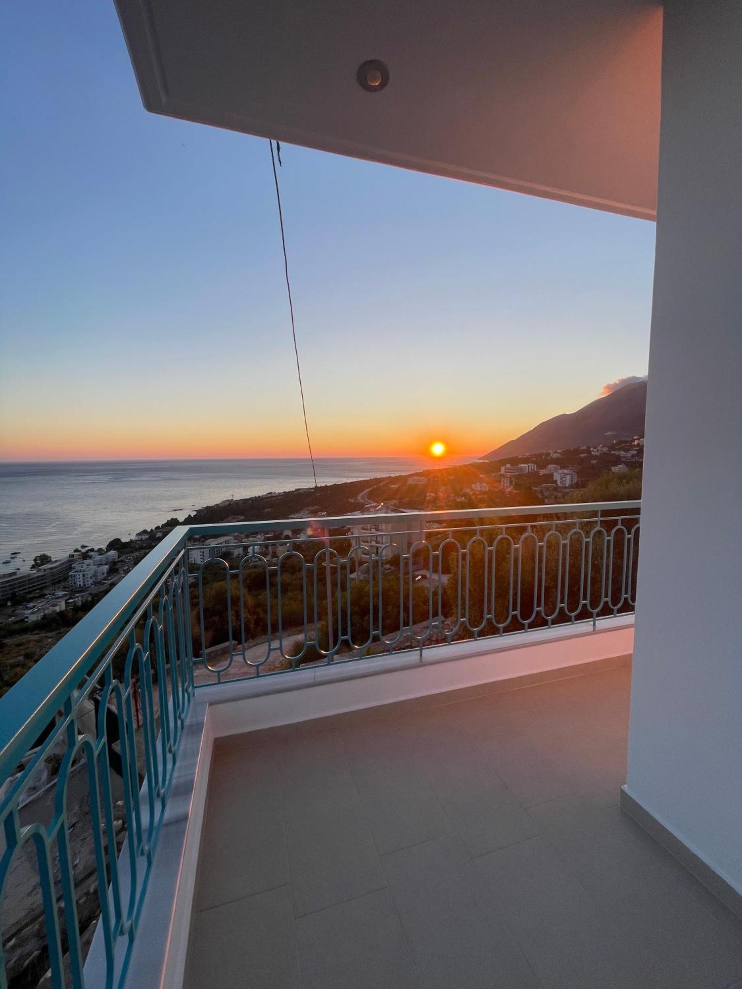 Endless Blue Apartments Dhërmi Екстериор снимка