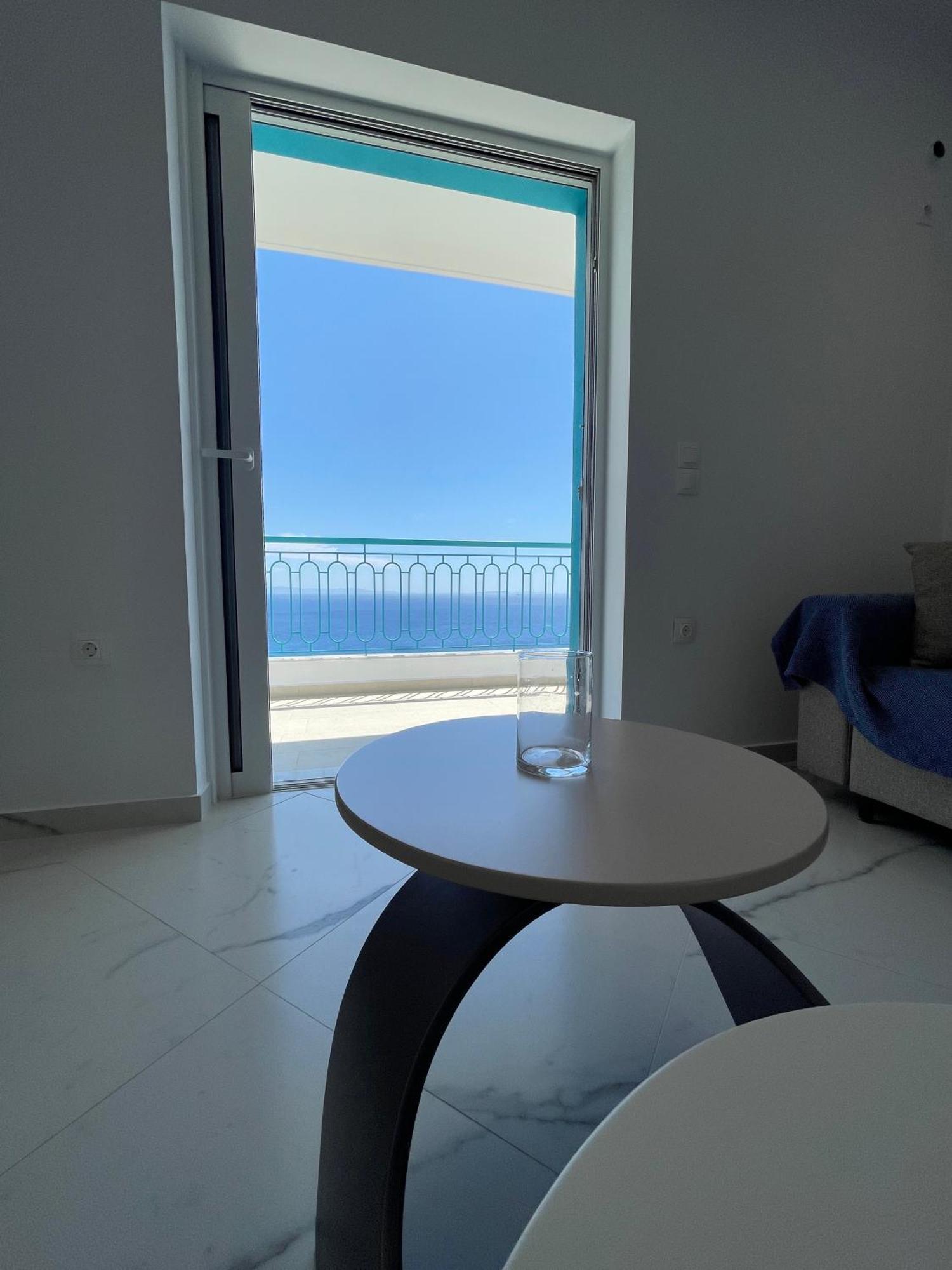Endless Blue Apartments Dhërmi Екстериор снимка