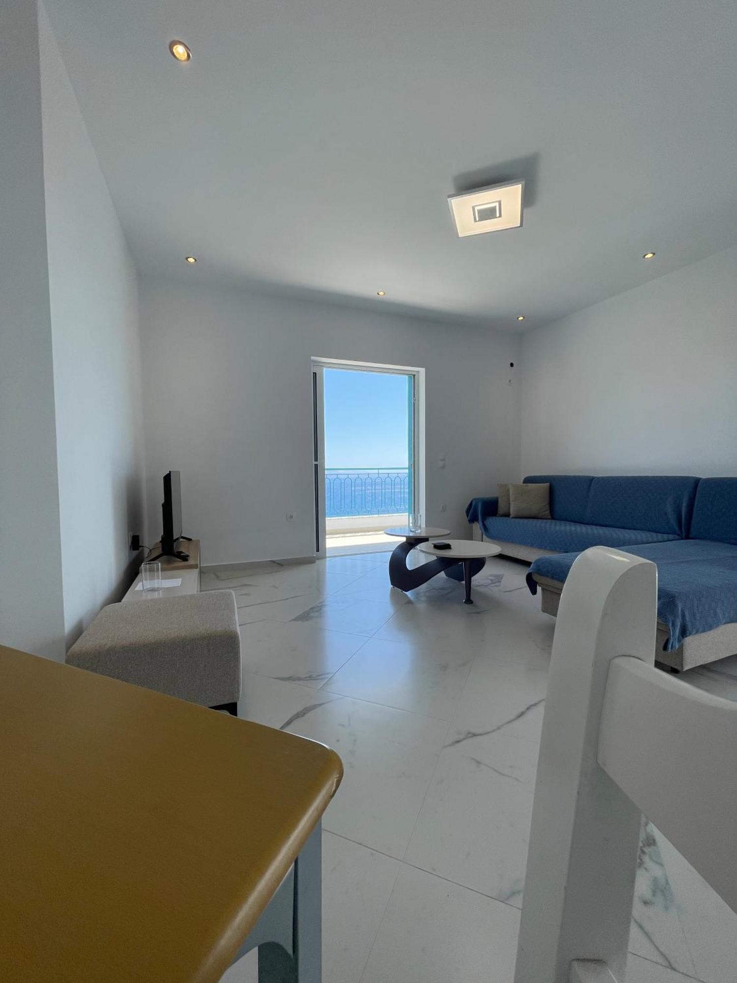 Endless Blue Apartments Dhërmi Екстериор снимка