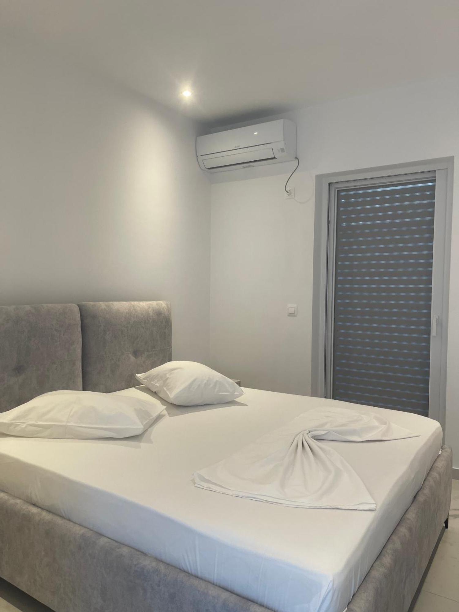 Endless Blue Apartments Dhërmi Екстериор снимка