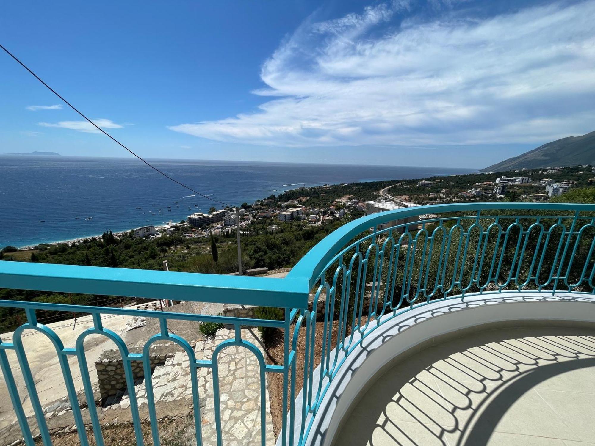 Endless Blue Apartments Dhërmi Екстериор снимка