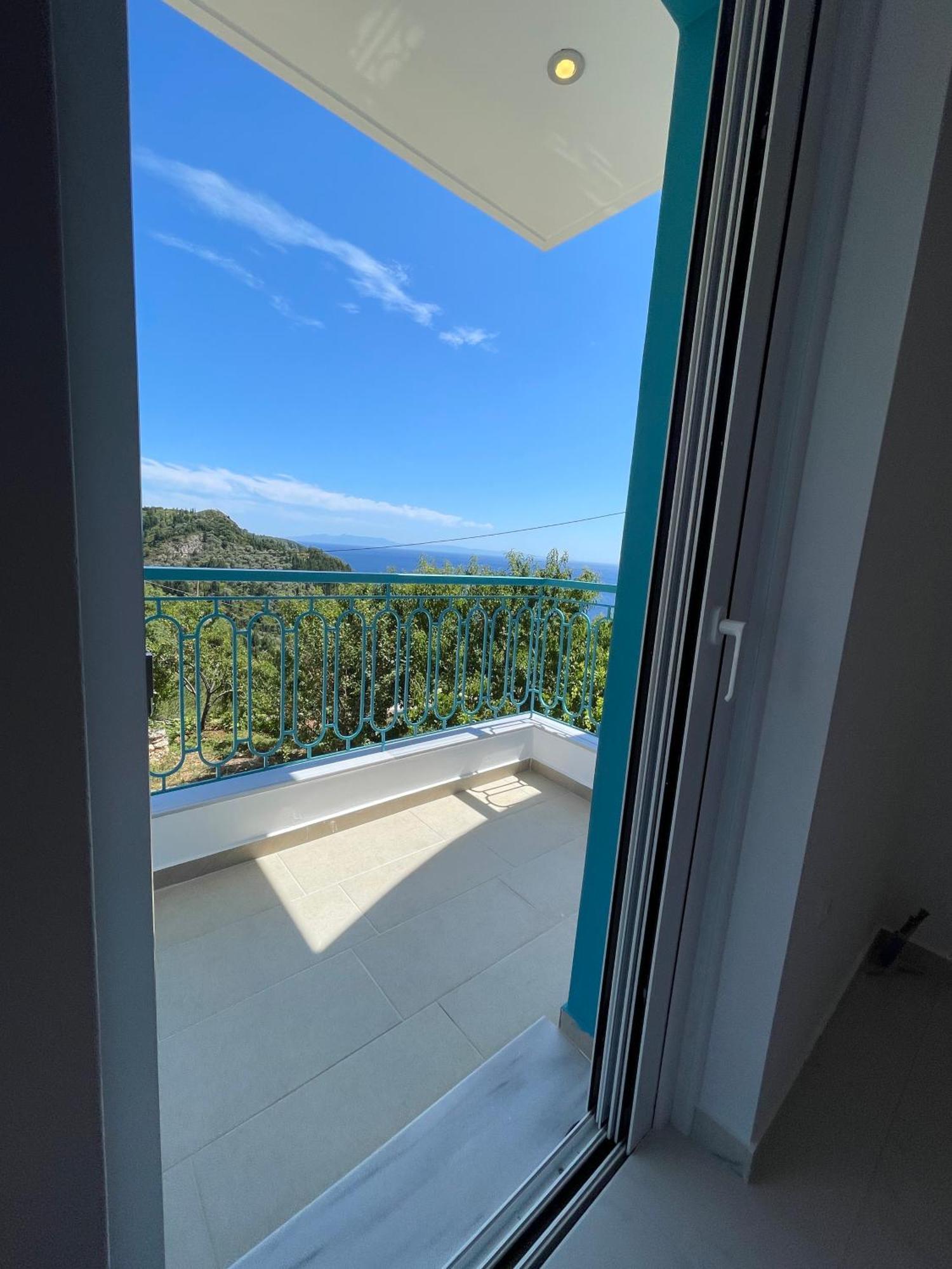 Endless Blue Apartments Dhërmi Екстериор снимка