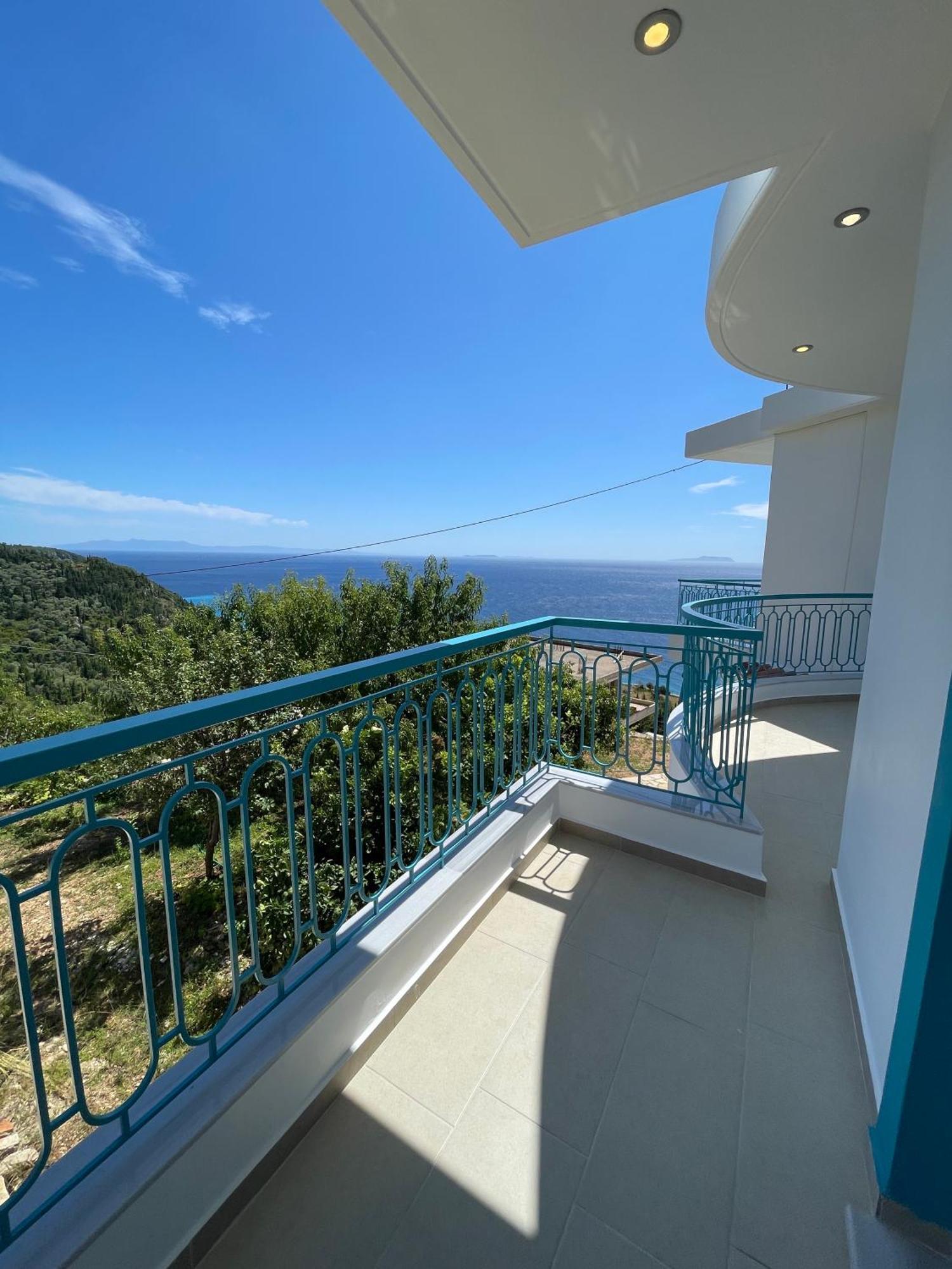 Endless Blue Apartments Dhërmi Екстериор снимка