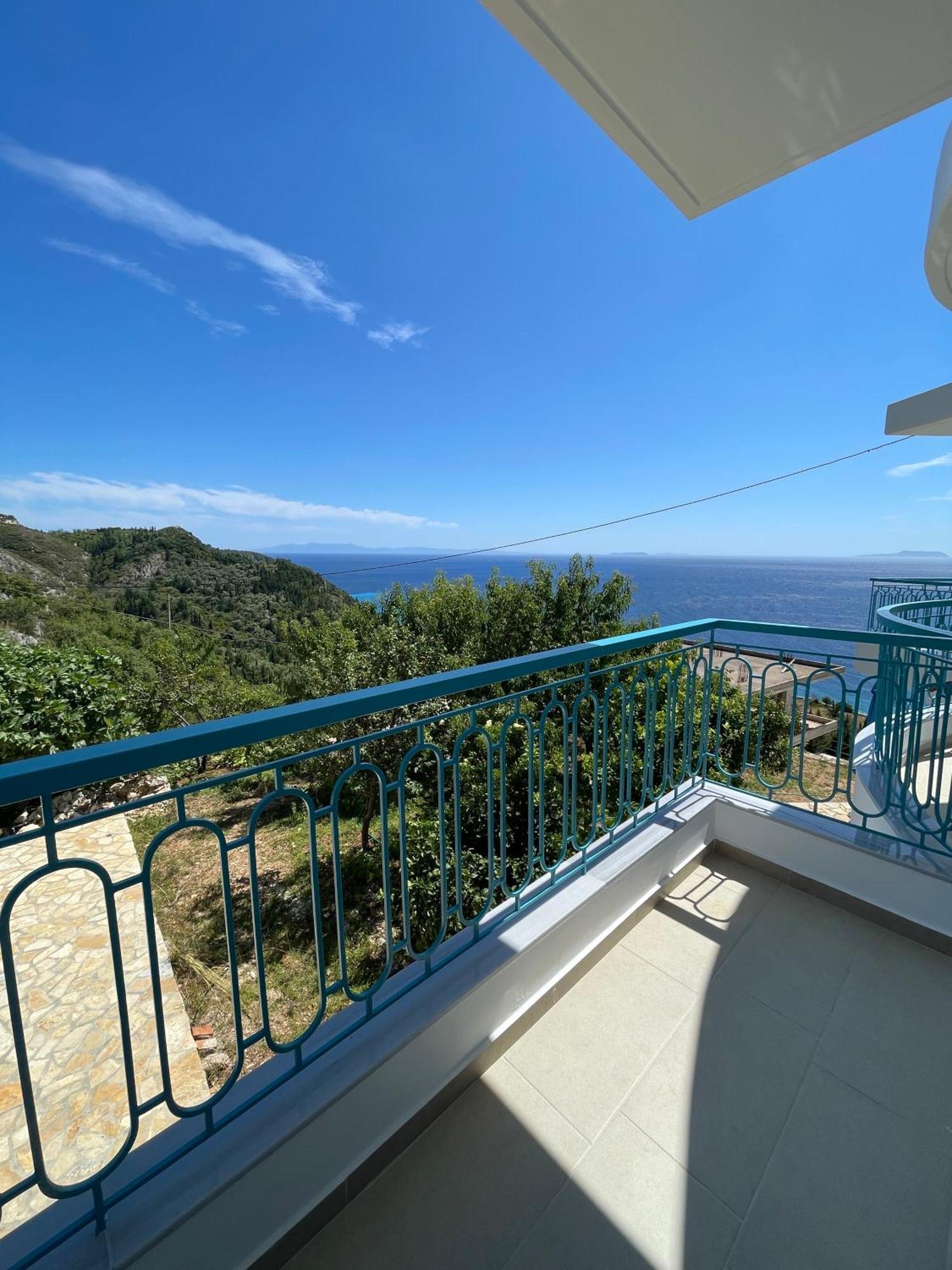 Endless Blue Apartments Dhërmi Екстериор снимка