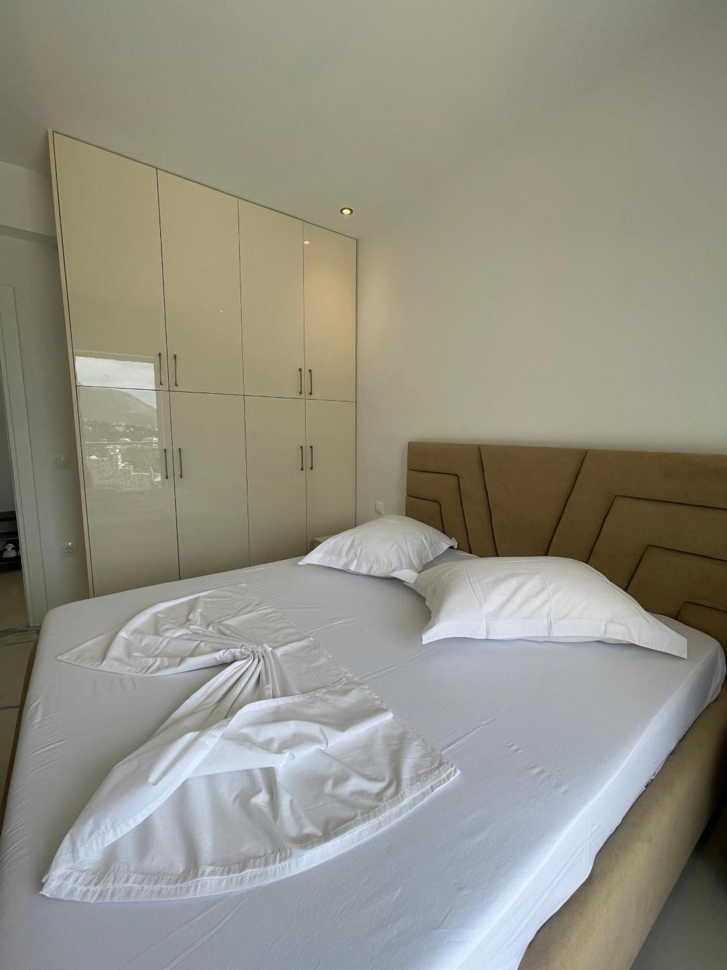 Endless Blue Apartments Dhërmi Екстериор снимка