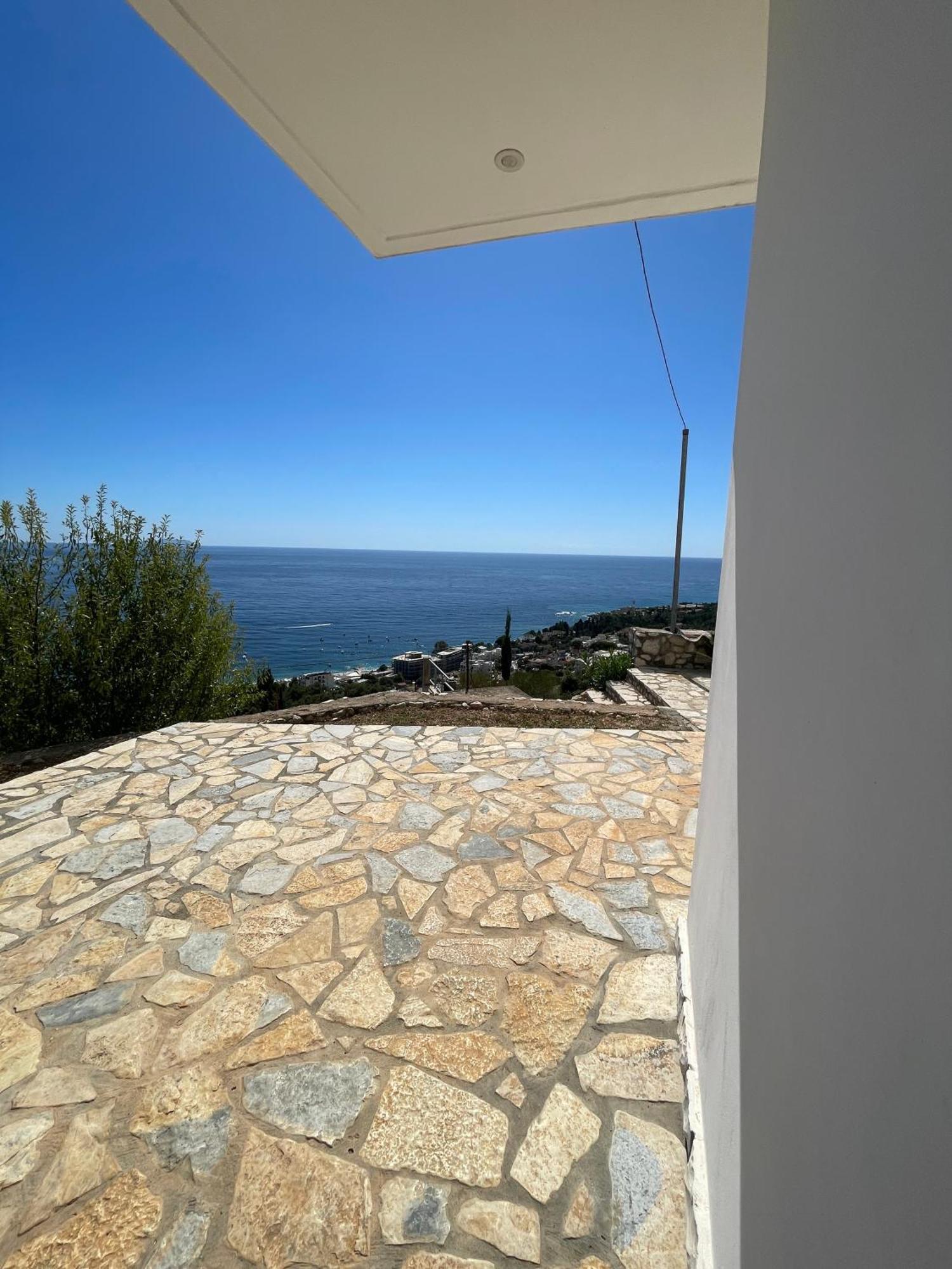 Endless Blue Apartments Dhërmi Екстериор снимка