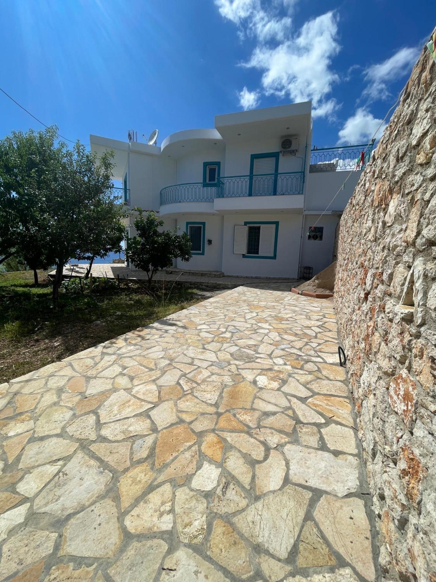 Endless Blue Apartments Dhërmi Екстериор снимка