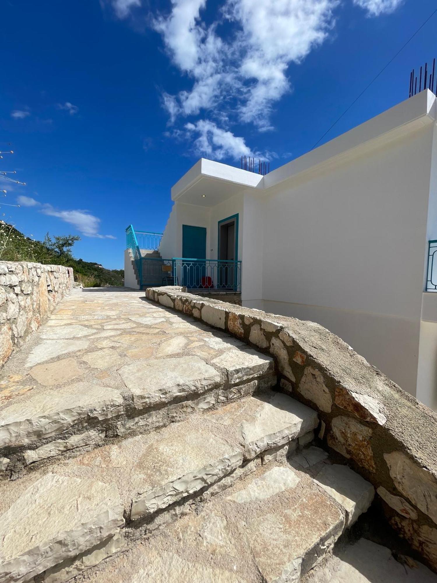 Endless Blue Apartments Dhërmi Екстериор снимка