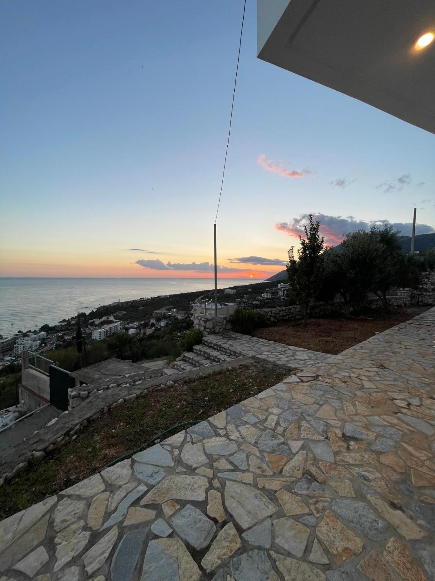 Endless Blue Apartments Dhërmi Екстериор снимка