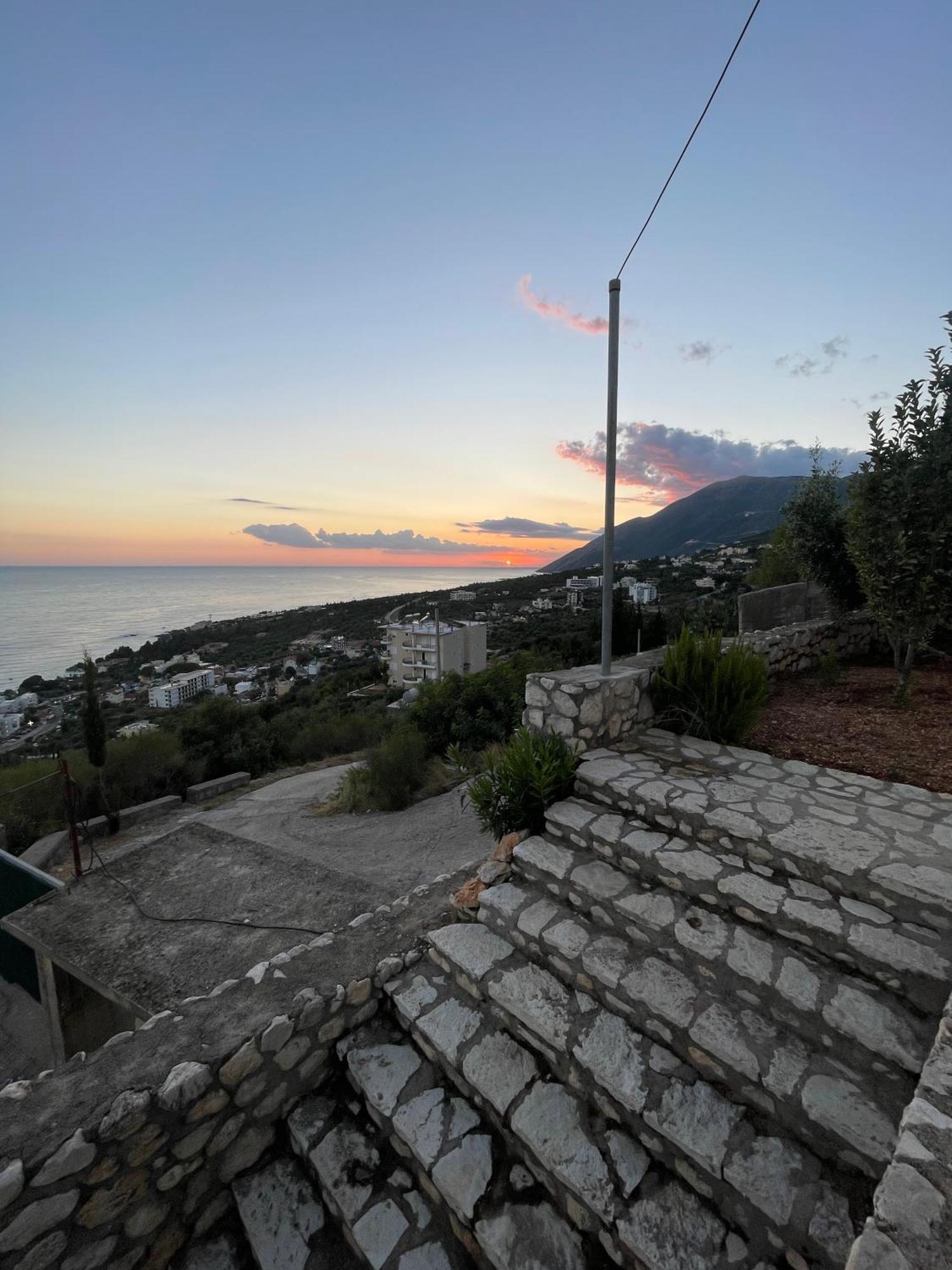 Endless Blue Apartments Dhërmi Екстериор снимка