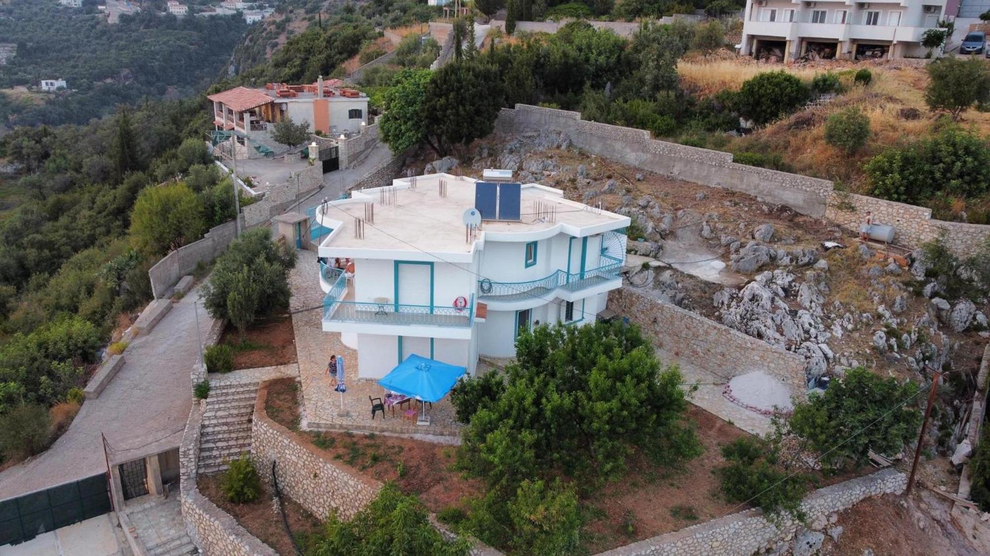Endless Blue Apartments Dhërmi Екстериор снимка