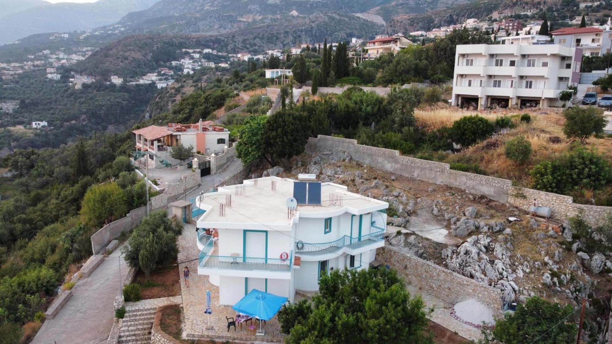Endless Blue Apartments Dhërmi Екстериор снимка