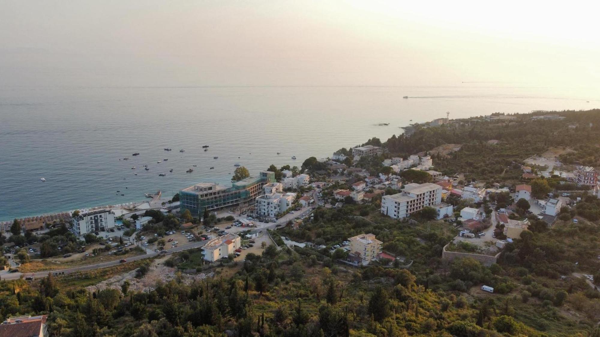 Endless Blue Apartments Dhërmi Екстериор снимка